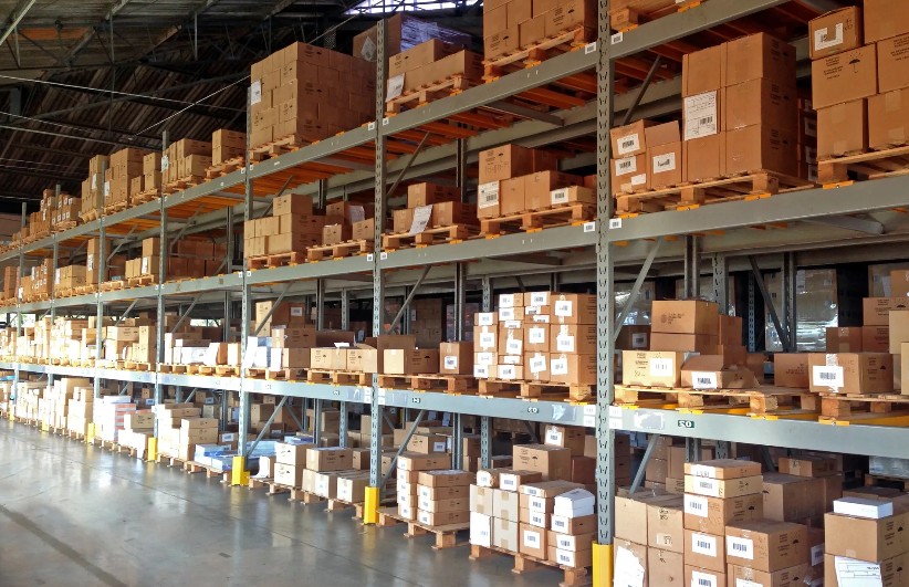 Pallet racking with catalogued contents inventory